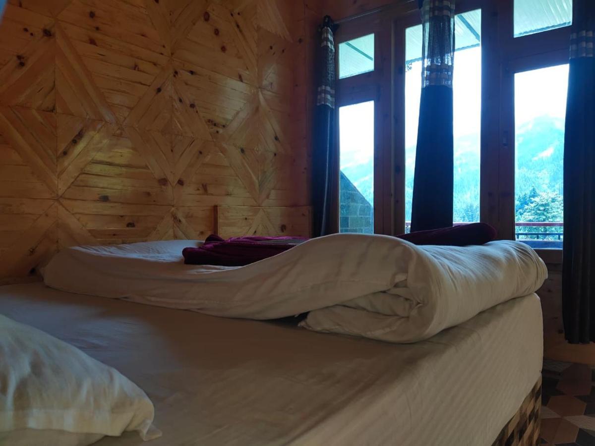 EyeSky, Tosh Otel Dış mekan fotoğraf