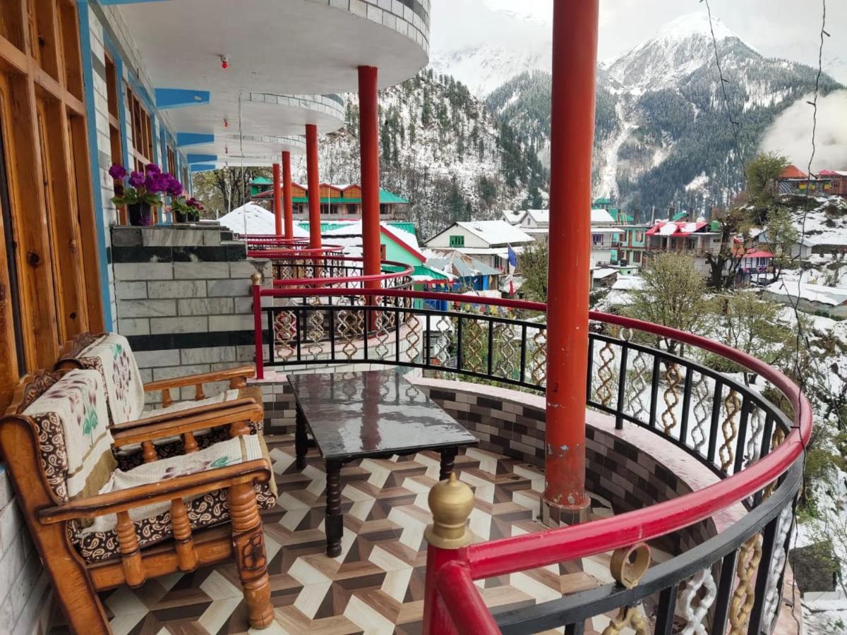 EyeSky, Tosh Otel Dış mekan fotoğraf