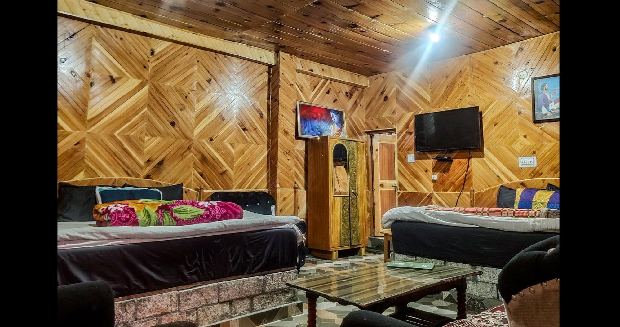 EyeSky, Tosh Otel Dış mekan fotoğraf