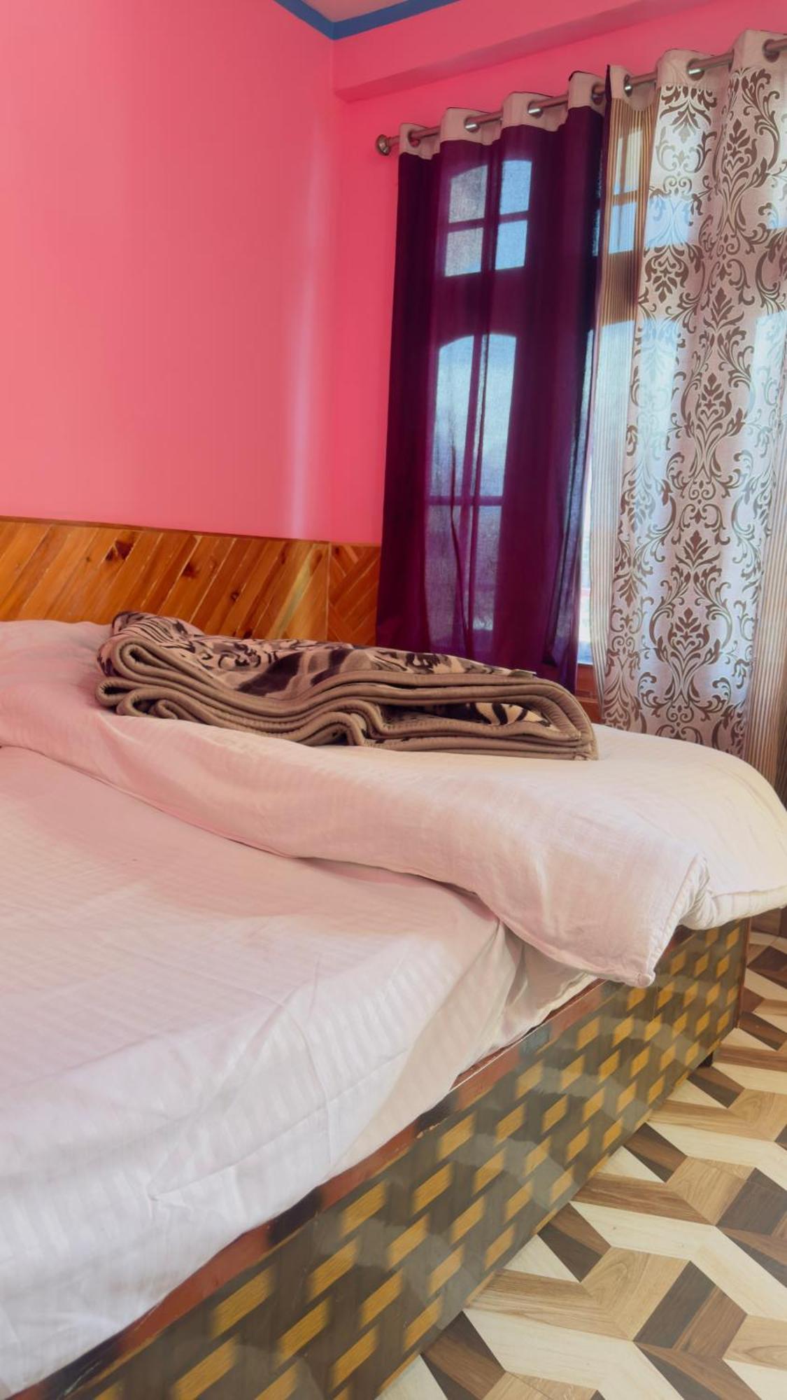 EyeSky, Tosh Otel Dış mekan fotoğraf