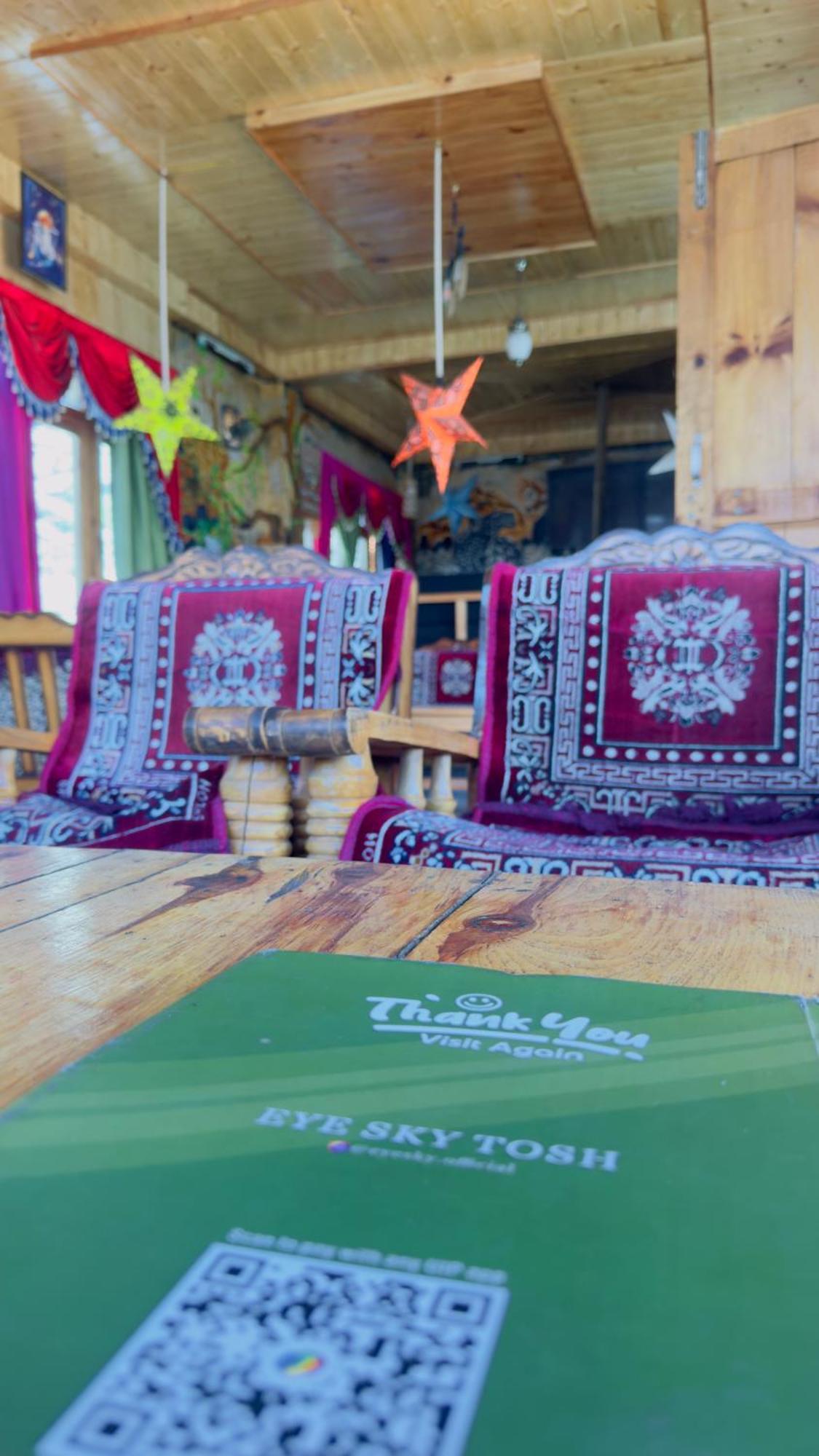 EyeSky, Tosh Otel Dış mekan fotoğraf