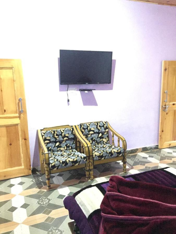 EyeSky, Tosh Otel Dış mekan fotoğraf